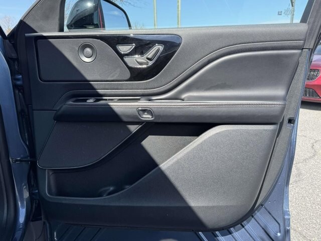 2020 Lincoln Aviator in Winchester, VA 22602 - 18118147 7