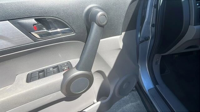 2011 Honda CR-V in Greenville, SC 29607 - 18118159 38