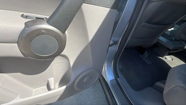 2011 Honda CR-V in Greenville, SC 29607 - 18118159 33