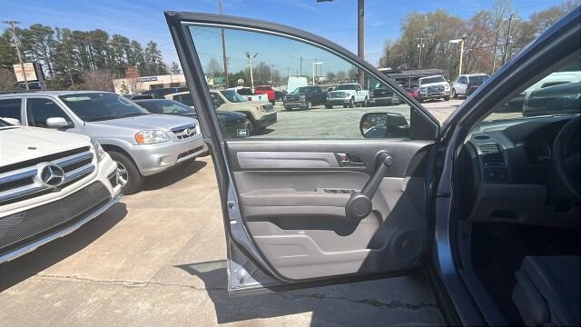 2011 Honda CR-V in Greenville, SC 29607 - 18118159 36