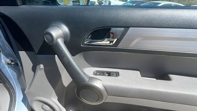 2011 Honda CR-V in Greenville, SC 29607 - 18118159 17