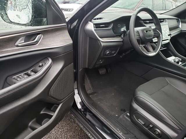 2026 Jeep Grand Cherokee in Bedford, OH 44146 - 18118164 6