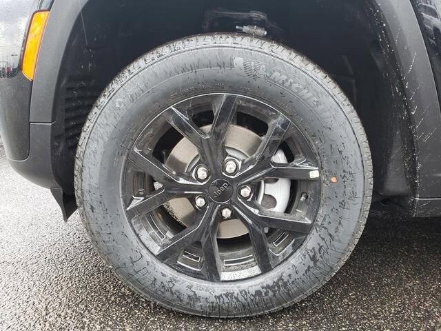 2026 Jeep Grand Cherokee in Bedford, OH 44146 - 18118164 12