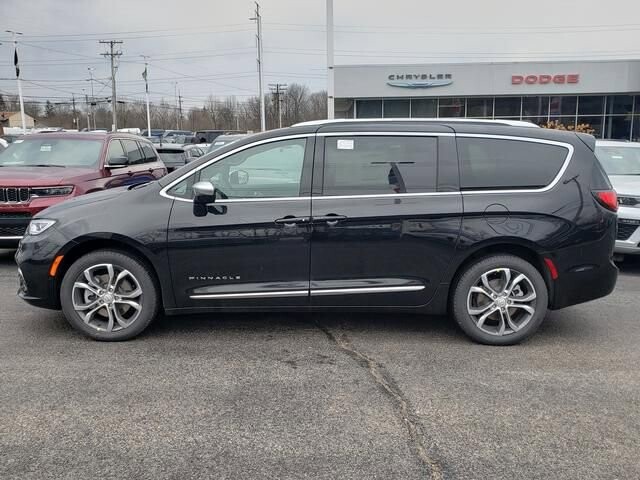 2026 Chrysler Pacifica in Bedford, OH 44146 - 18118165 2