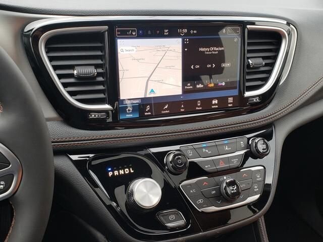 2026 Chrysler Pacifica in Bedford, OH 44146 - 18118165 11