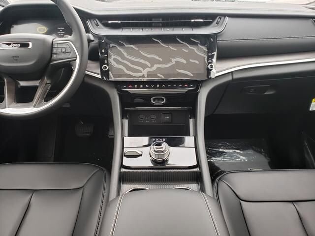 2026 Jeep Grand Cherokee in Bedford, OH 44146 - 18118167 9