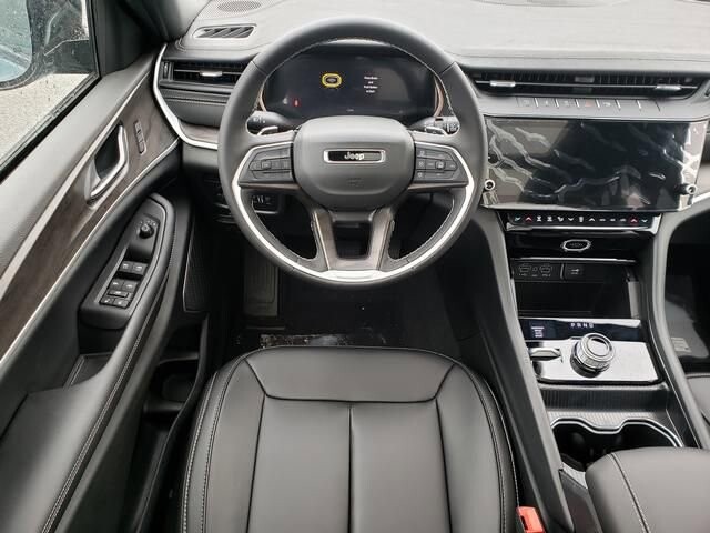 2026 Jeep Grand Cherokee in Bedford, OH 44146 - 18118167 10