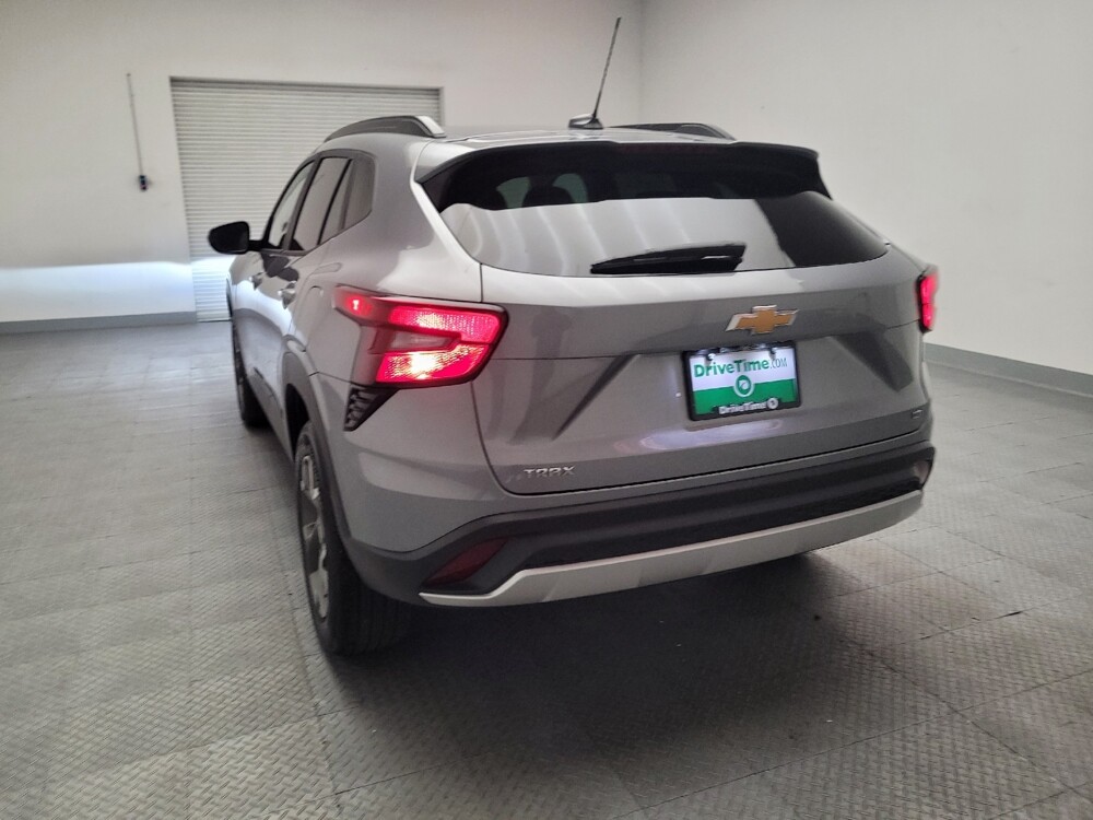 2025 Chevrolet Trax in Torrance, CA 90504 - 18118178 6