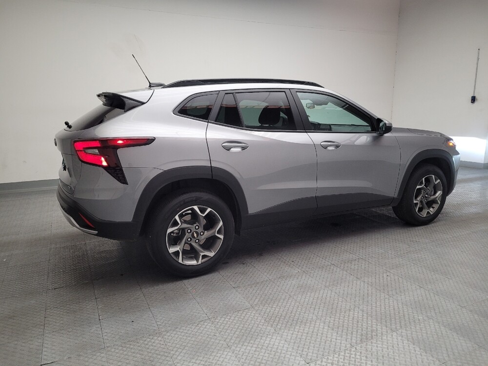 2025 Chevrolet Trax in Torrance, CA 90504 - 18118178 10