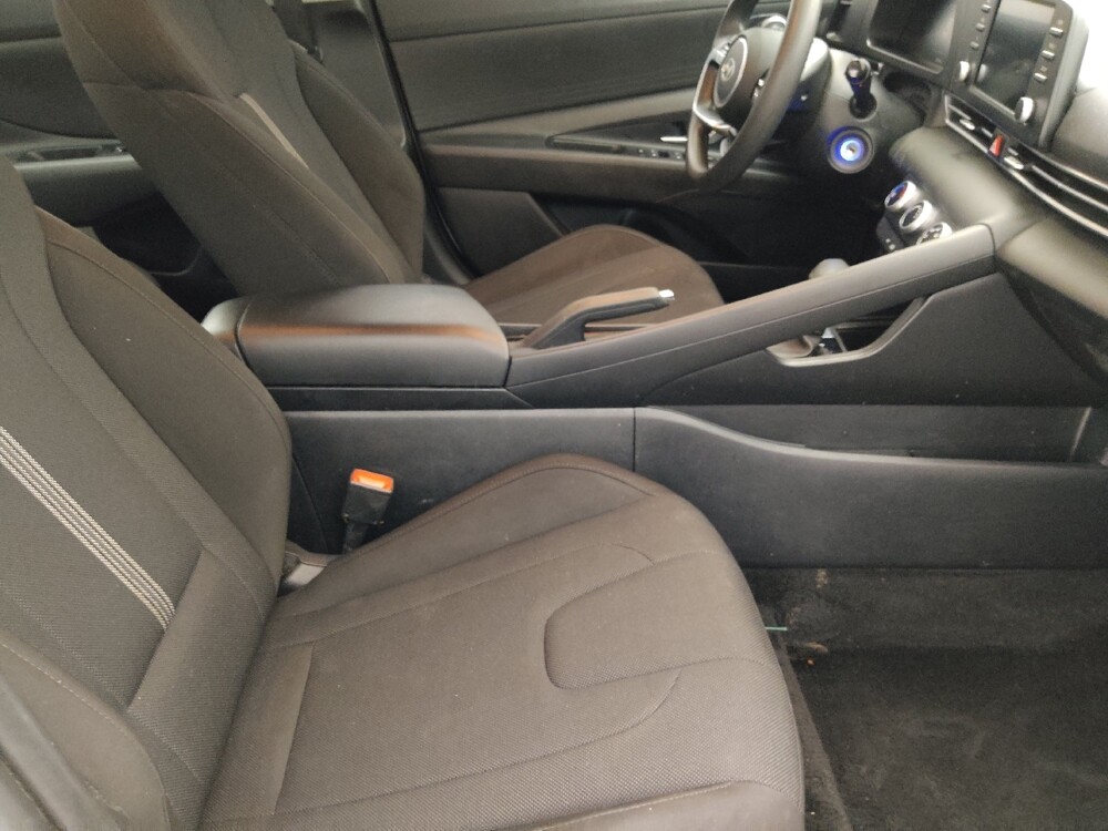 2025 Hyundai Elantra in Tampa, FL 33612 - 18118188 21