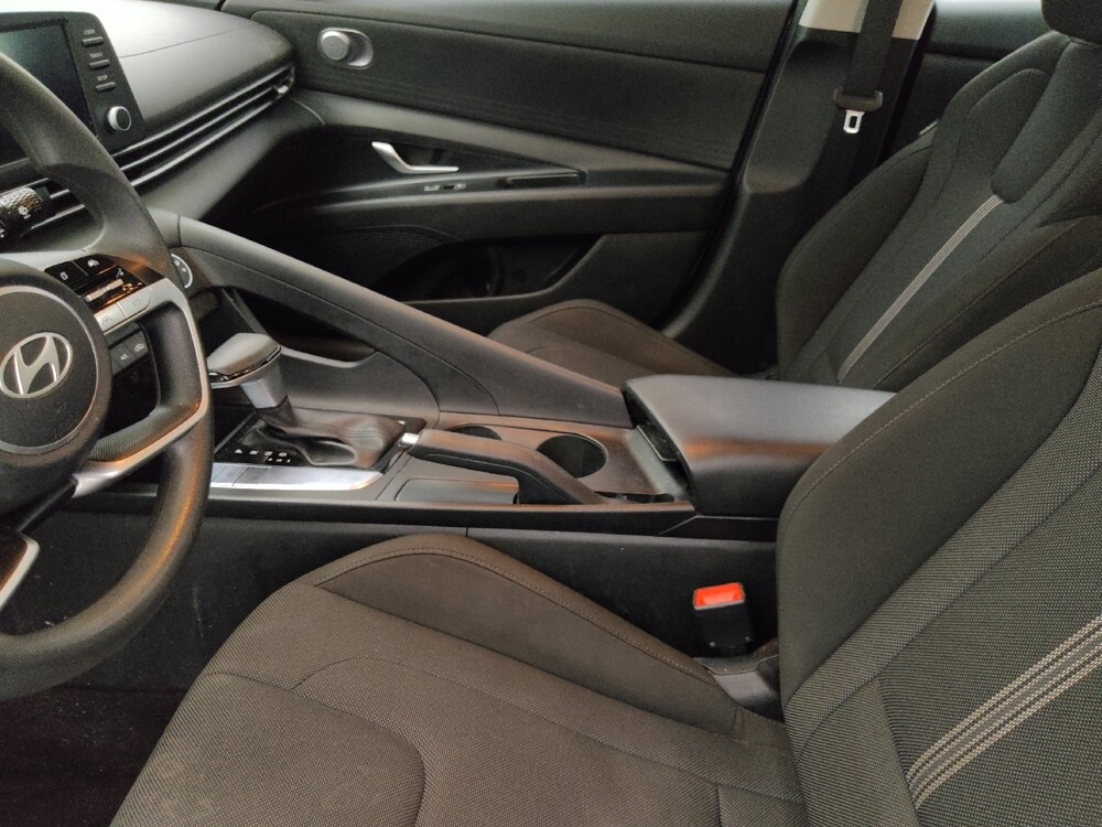 2025 Hyundai Elantra in Tampa, FL 33612 - 18118188 17