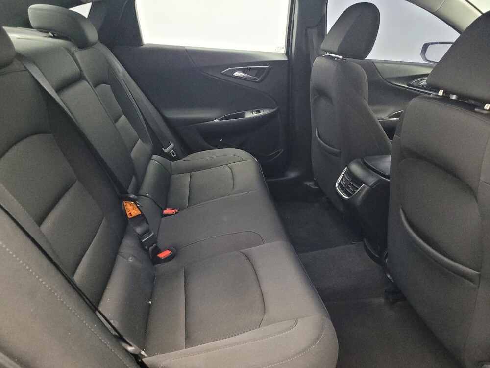 2017 Chevrolet Malibu in Ocala, FL 34471 - 18118223 19