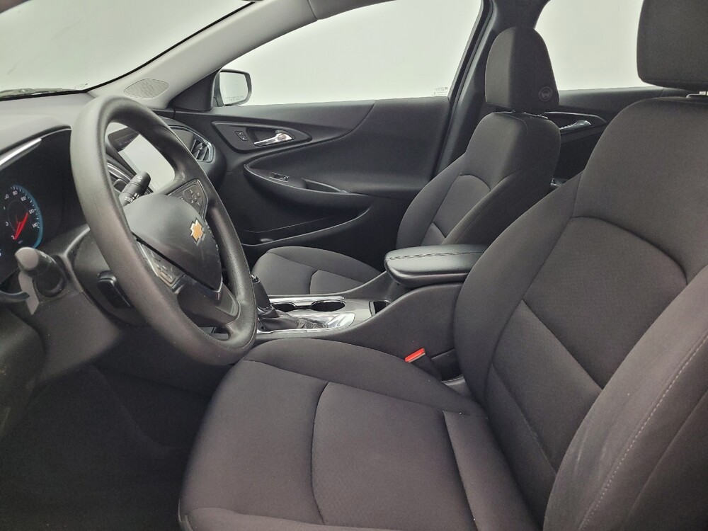 2019 Chevrolet Malibu in Greenville, NC 27834 - 18118243 17