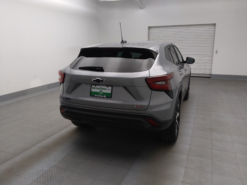 2024 Chevrolet Trax in Lakewood, CO 80215 - 18118253 7