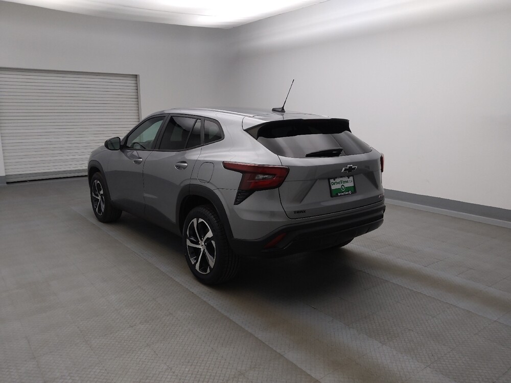 2024 Chevrolet Trax in Lakewood, CO 80215 - 18118253 5
