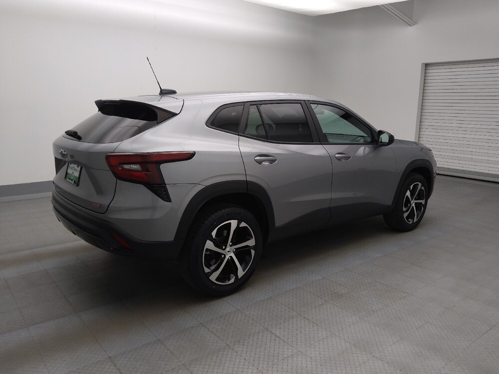 2024 Chevrolet Trax in Lakewood, CO 80215 - 18118253 10