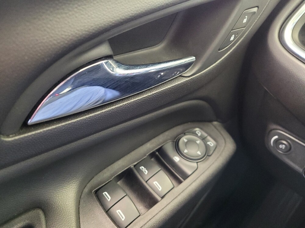 2020 Chevrolet Equinox in Louisville, KY 40258 - 18118268 27