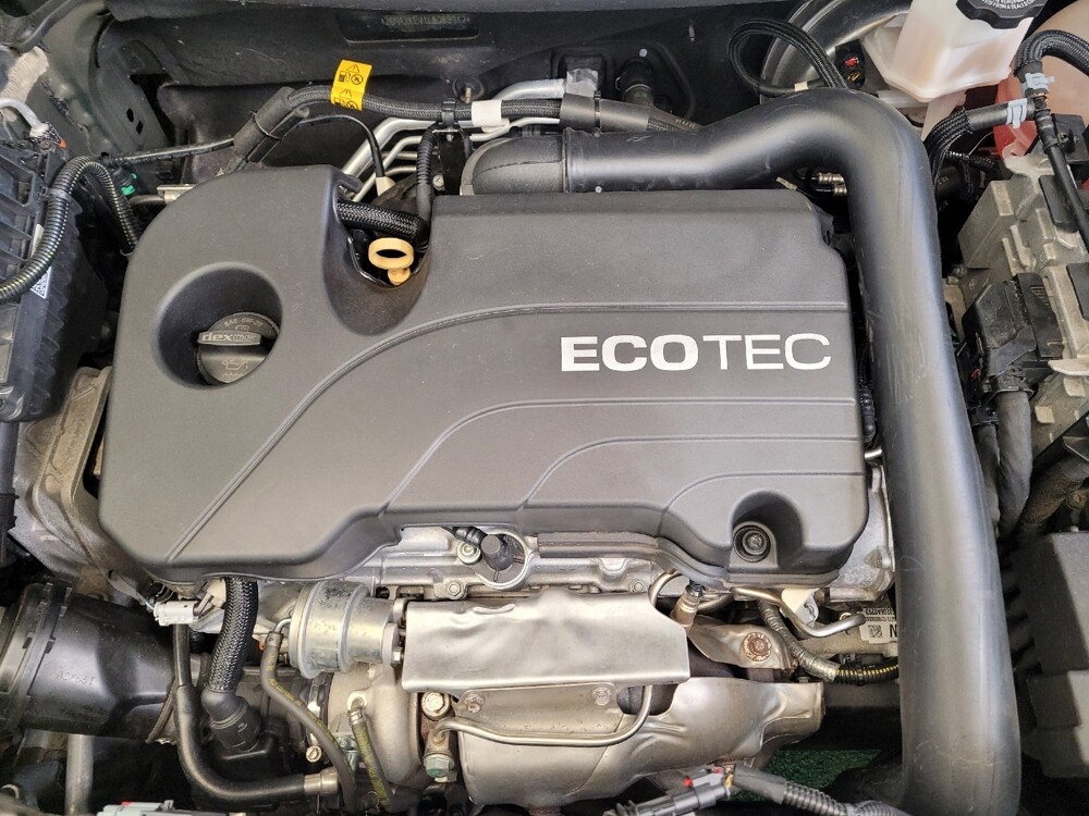 2020 Chevrolet Equinox in Louisville, KY 40258 - 18118268 30