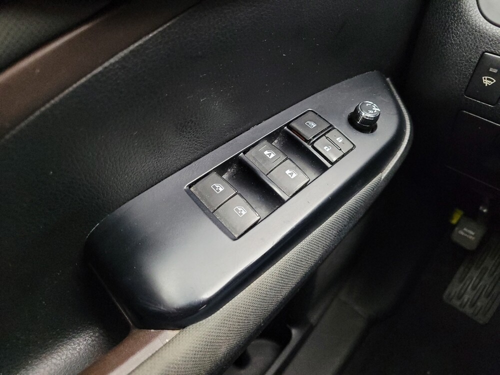 2018 Toyota Highlander in Grand Rapids, MI 49508 - 18118284 27