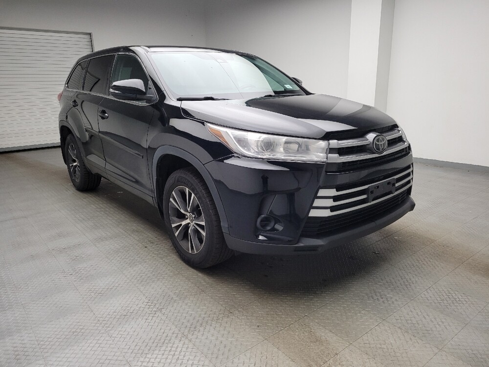 2018 Toyota Highlander in Grand Rapids, MI 49508 - 18118284 13