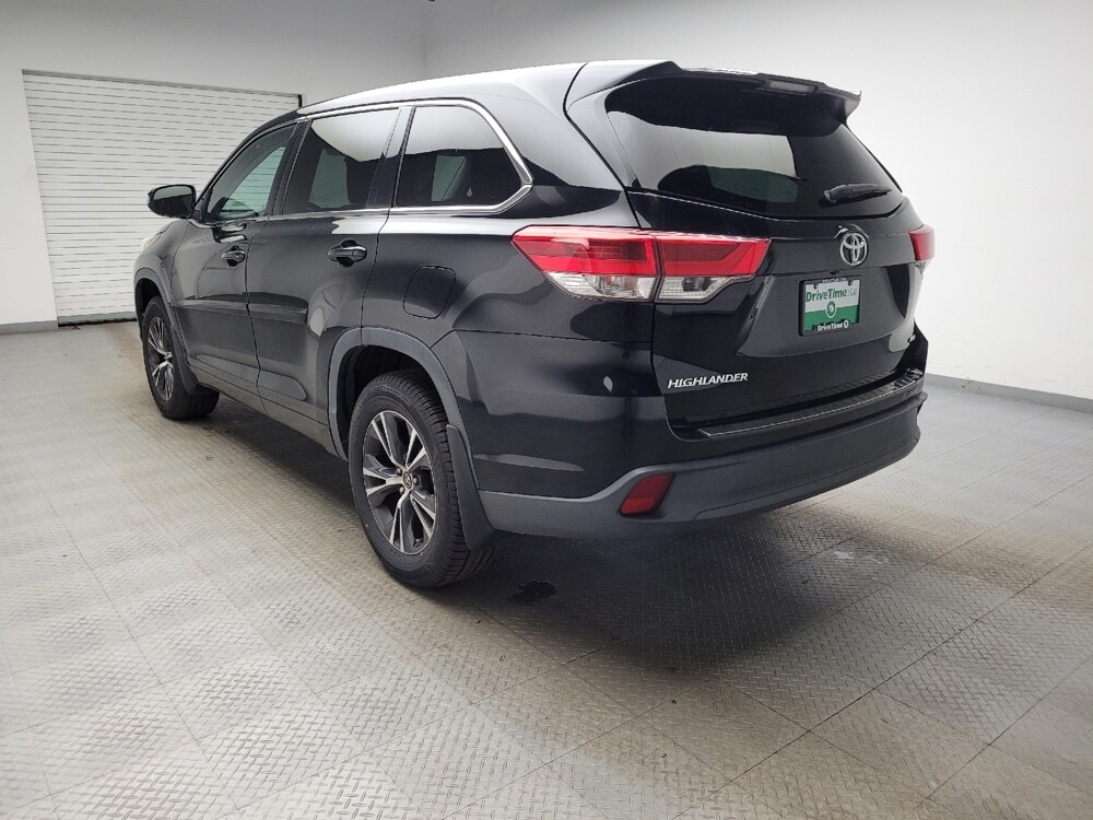 2018 Toyota Highlander in Grand Rapids, MI 49508 - 18118284 5