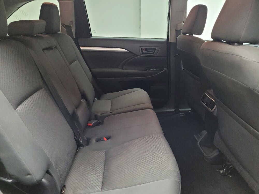 2018 Toyota Highlander in Grand Rapids, MI 49508 - 18118284 19
