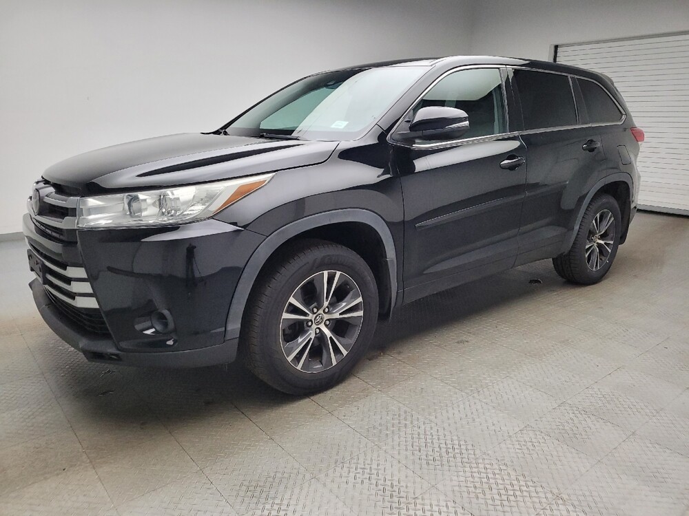 2018 Toyota Highlander in Grand Rapids, MI 49508 - 18118284 2