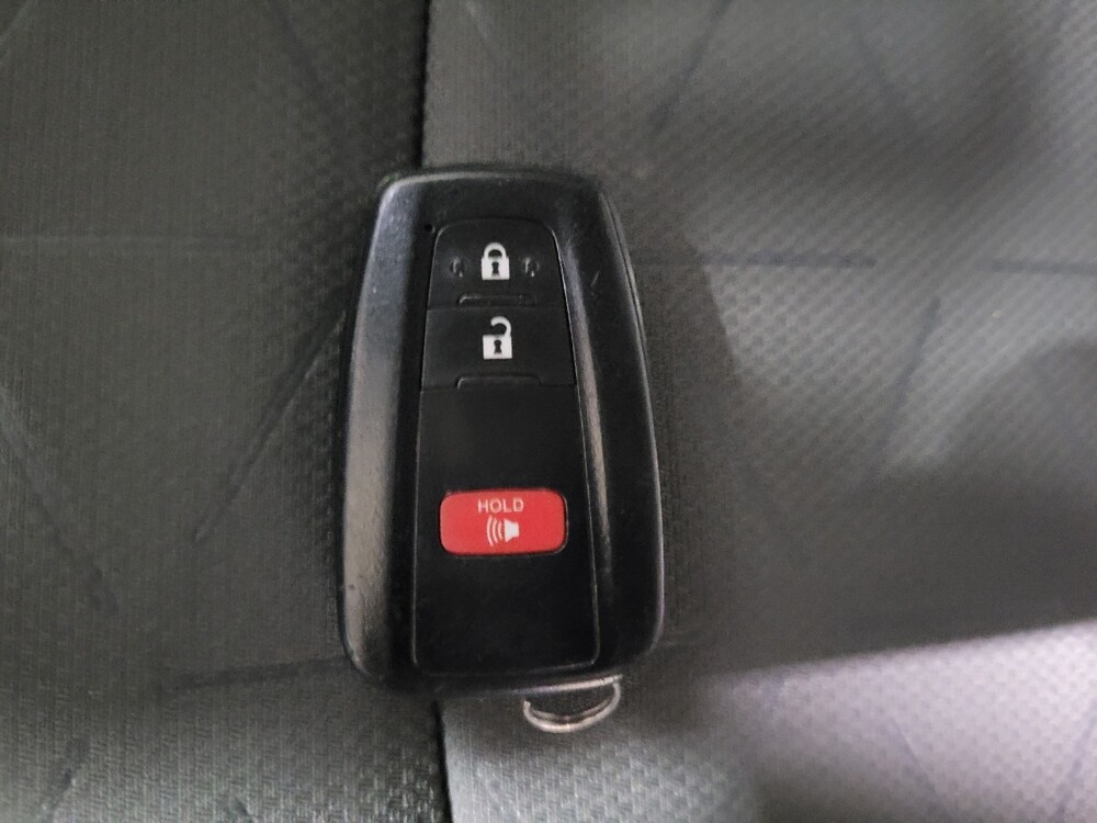 2021 Toyota RAV4 in Pittsburgh, PA 15237 - 18118315 32