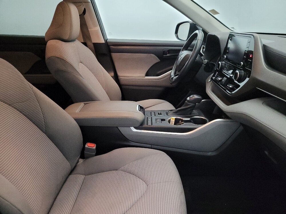 2021 Toyota Highlander in Glen Burnie, MD 21061 - 18118326 21