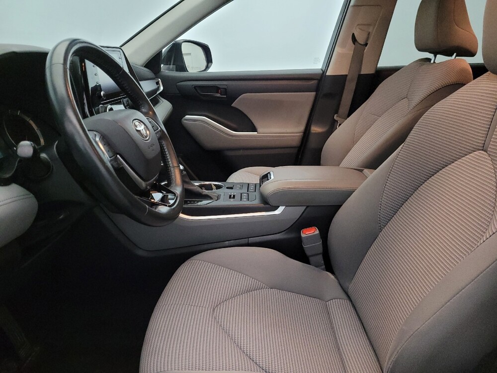 2021 Toyota Highlander in Glen Burnie, MD 21061 - 18118326 17