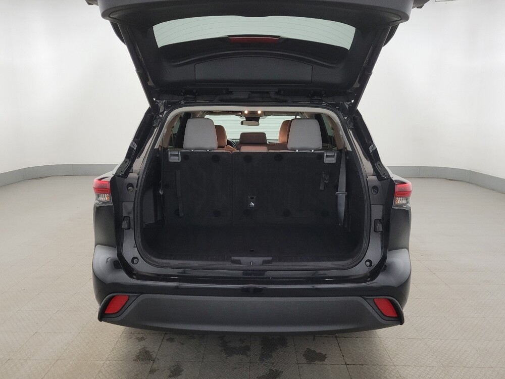 2021 Toyota Highlander in Glen Burnie, MD 21061 - 18118326 29