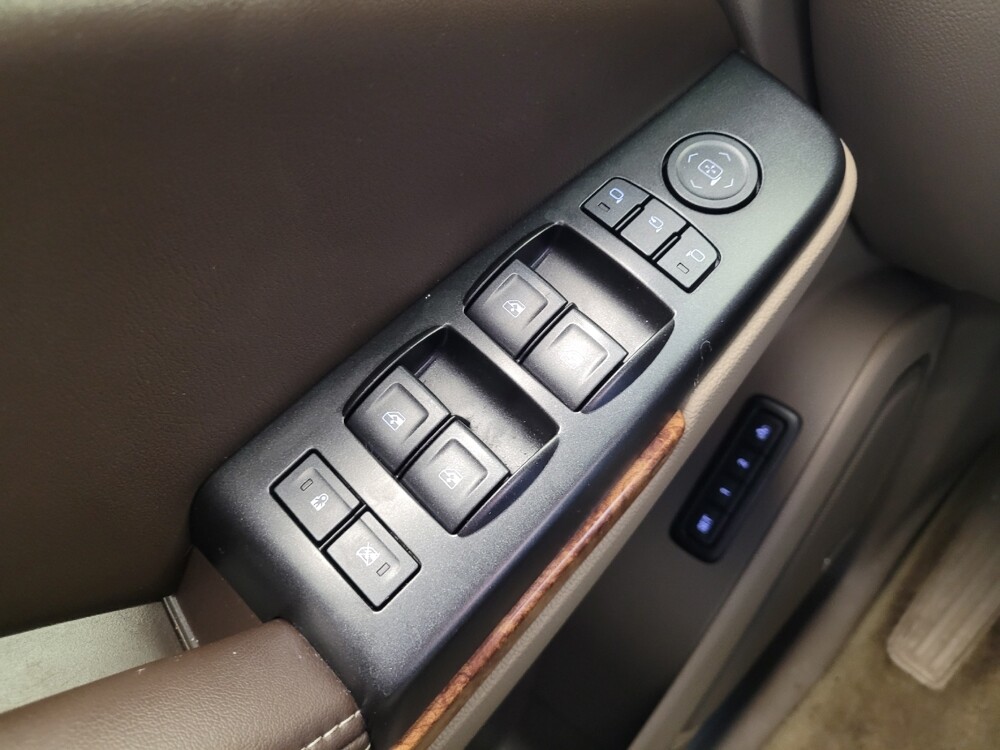 2017 Chevrolet Tahoe in Cincinnati, OH 45255 - 18118339 27