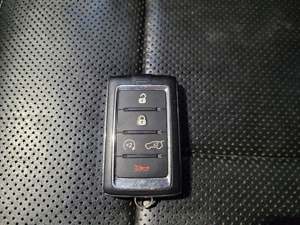 2021 Jeep Grand Cherokee L in Pittsburgh, PA 15237 - 18118340 32