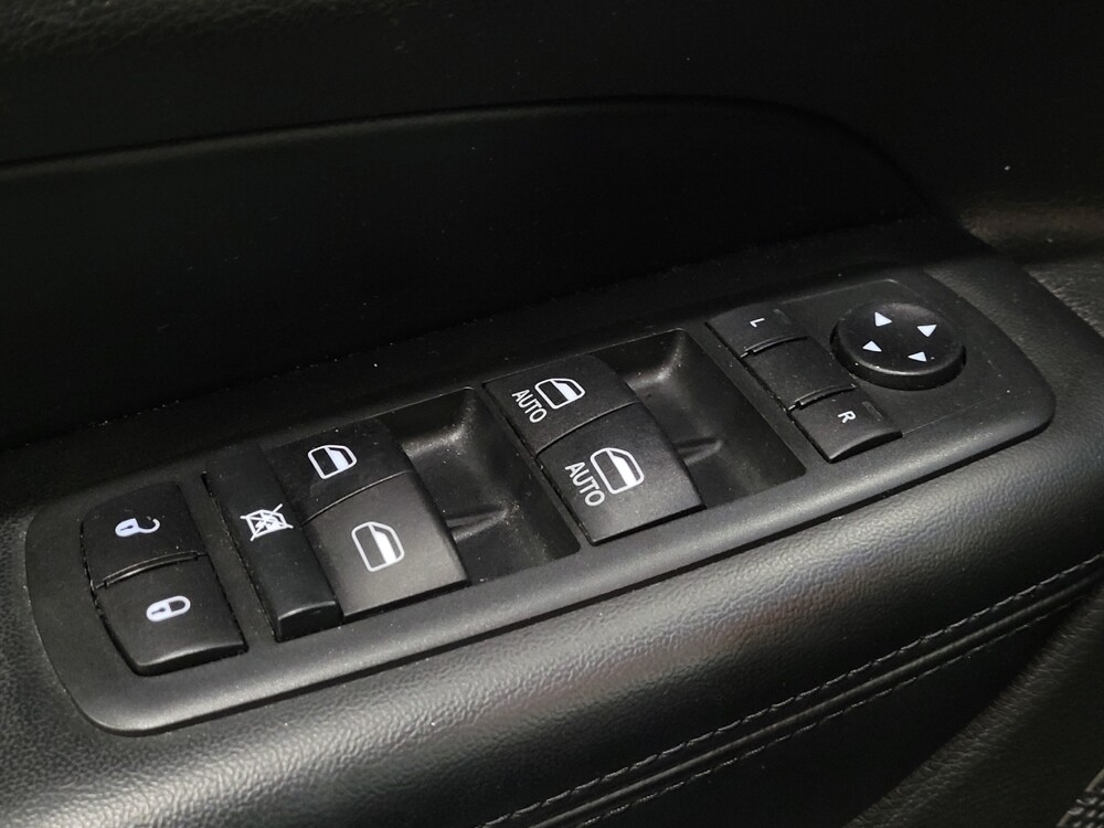 2020 Jeep Grand Cherokee in Pittsburgh, PA 15236 - 18118343 27