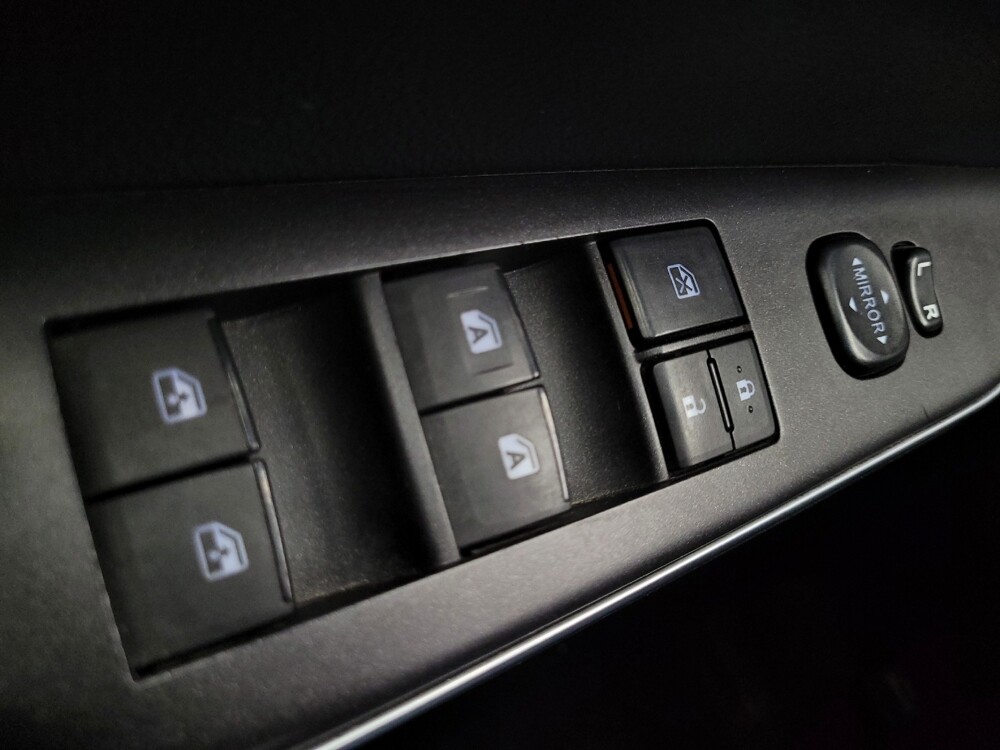 2016 Toyota Camry in Las Vegas, NV 89102 - 18118353 27