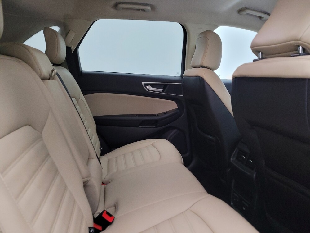 2020 Ford Edge in Cincinnati, OH 45255 - 18118364 19