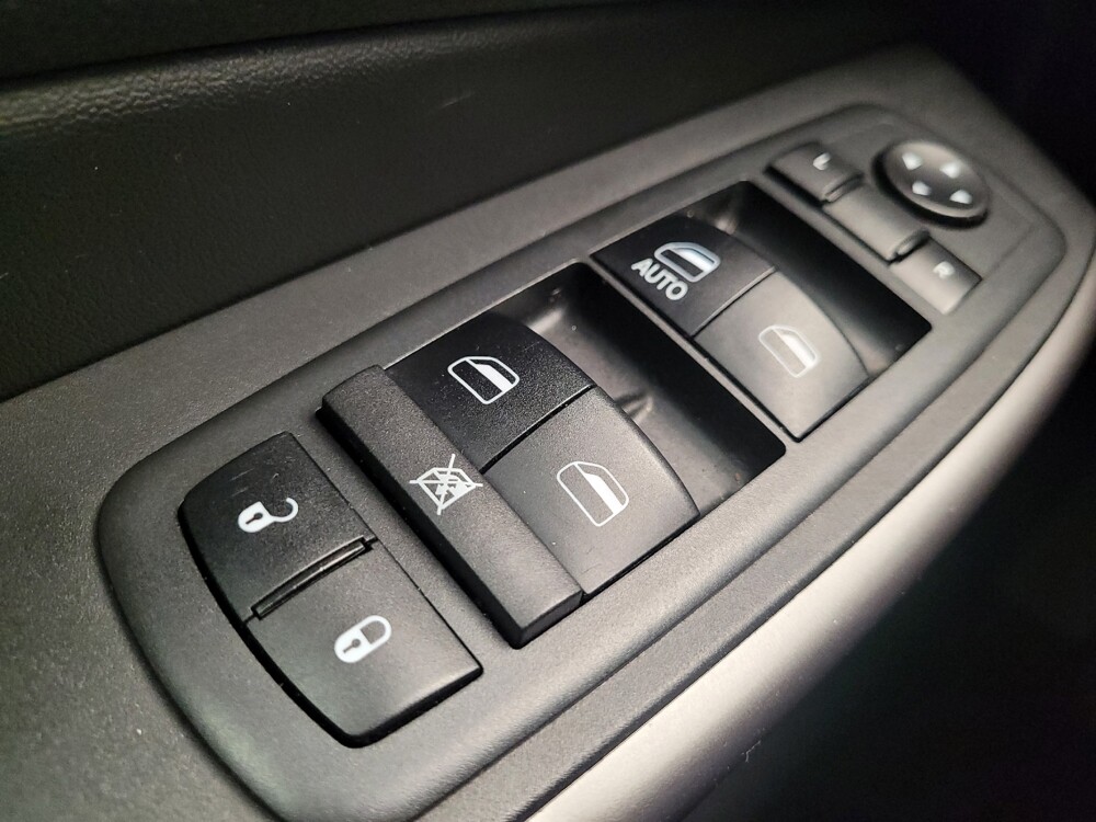 2019 Jeep Cherokee in Cincinnati, OH 45255 - 18118365 27