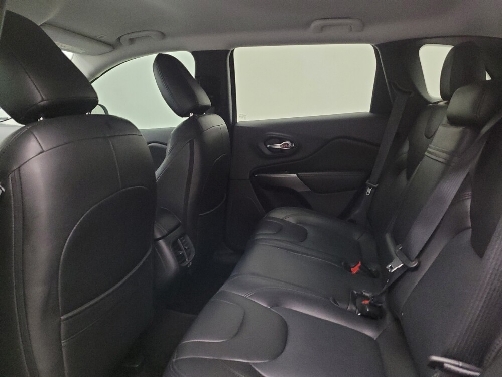 2019 Jeep Cherokee in Cincinnati, OH 45255 - 18118365 18