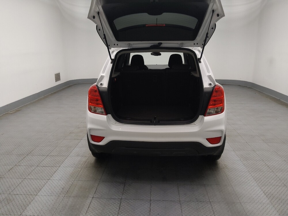 2018 Chevrolet Trax in Lombard, IL 60148 - 18118378 29