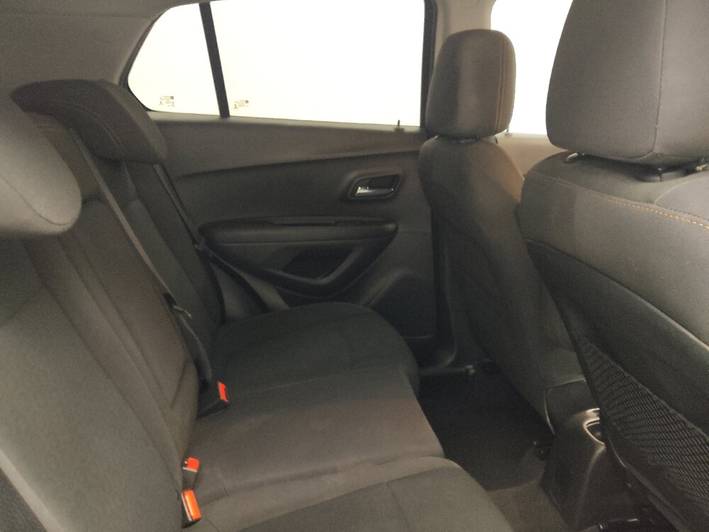 2018 Chevrolet Trax in Lombard, IL 60148 - 18118378 19