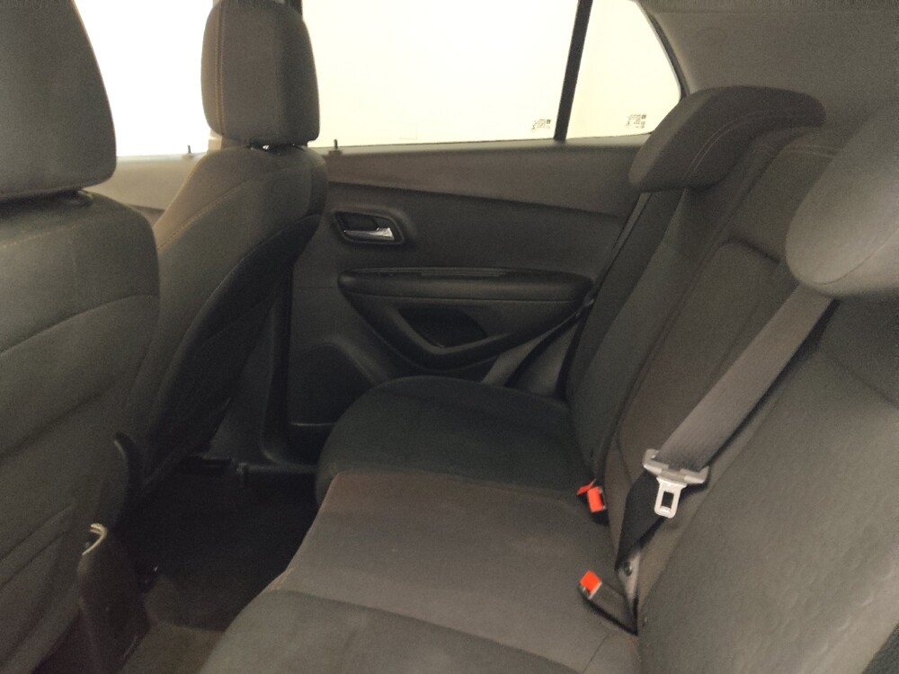 2018 Chevrolet Trax in Lombard, IL 60148 - 18118378 18