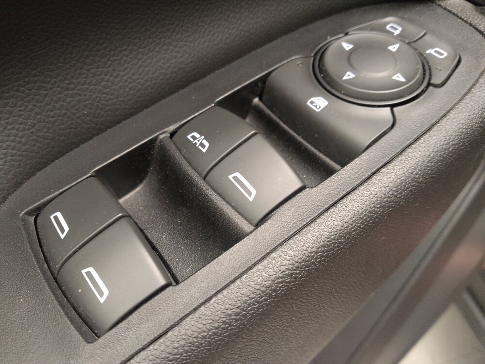 2019 Chevrolet Equinox in Lakewood, CO 80215 - 18118395 27