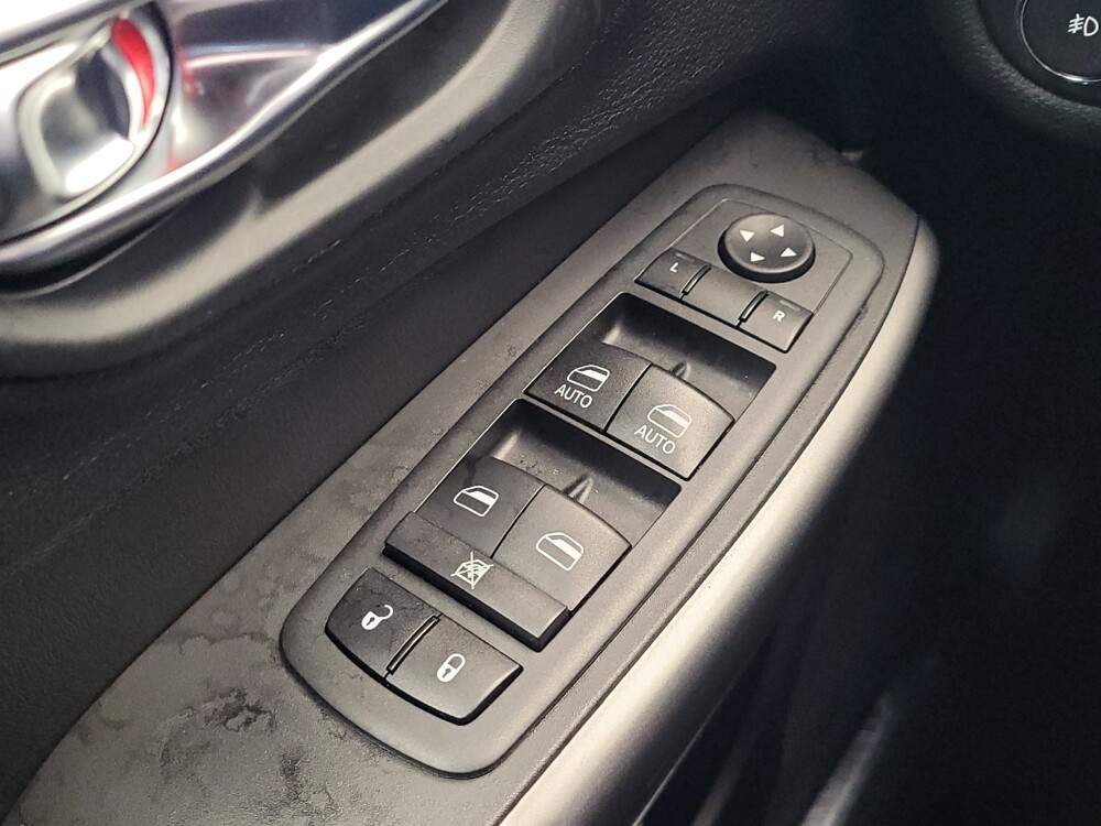 2020 Jeep Cherokee in Louisville, KY 40258 - 18118432 27