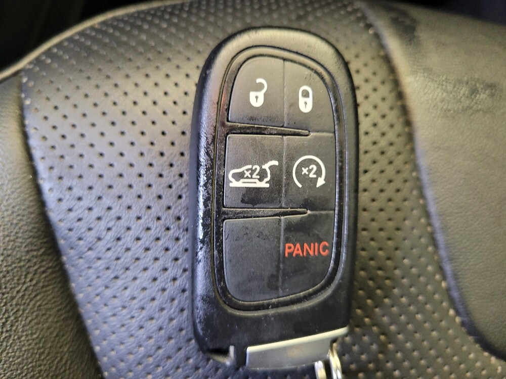 2020 Jeep Cherokee in Louisville, KY 40258 - 18118432 32