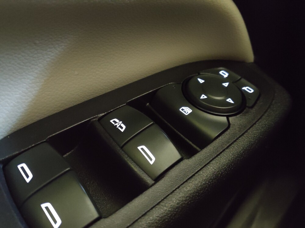 2018 Chevrolet Equinox in Columbia, SC 29210 - 18118438 27