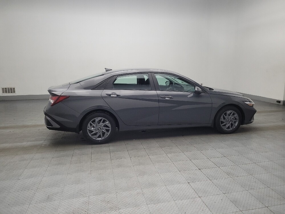 2024 Hyundai Elantra in Duluth, GA 30096 - 18118439 10