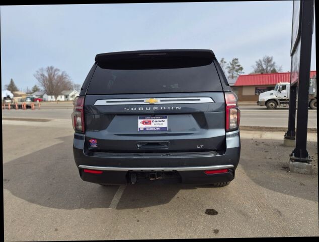 2021 Chevrolet Suburban in Wadena, MN 56482 - 18118473 4