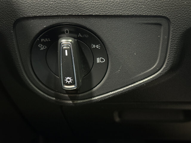 2023 Volkswagen Atlas in Burlington, WI 53105 - 18118474 31