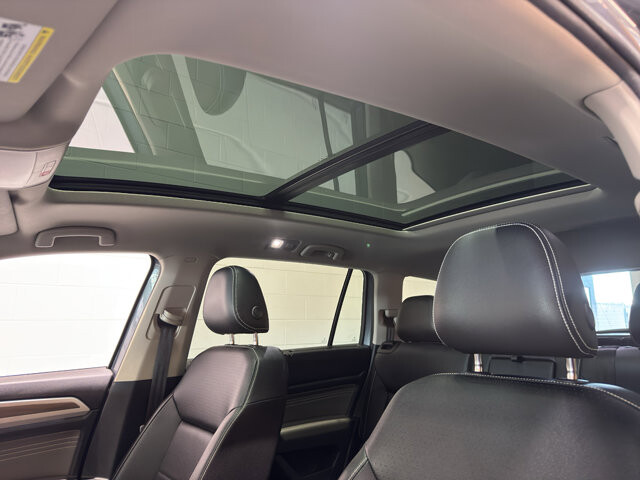 2023 Volkswagen Atlas in Burlington, WI 53105 - 18118474 34