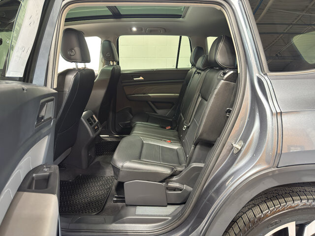 2023 Volkswagen Atlas in Burlington, WI 53105 - 18118474 10